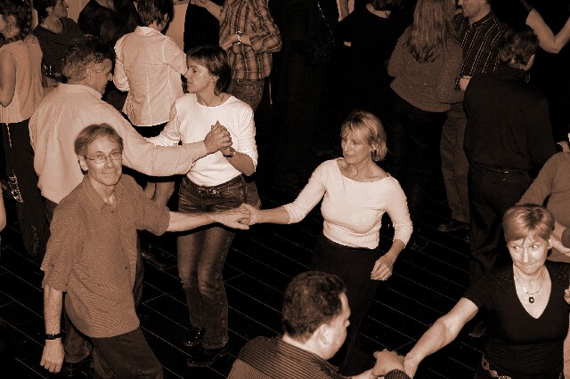 min 2006 12 16 beaune boogie 359 sepia